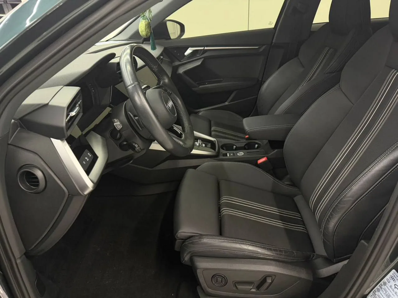 АВТОМОБИЛЬ В ПРОДАЖЕ❗️  🇨🇳AUDI A3L 2021 ГОДА🇨🇳  ● ОБЪЁМ: 1395 cc ● МОЩНОСТЬ: 150 л.с.  ● ТОПЛИВО: Бе