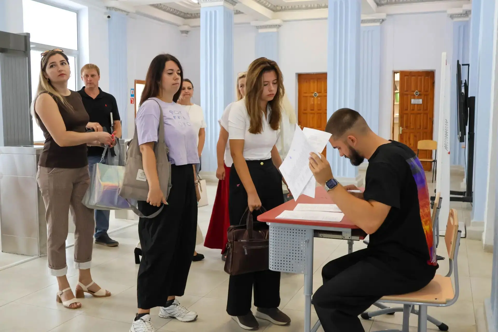 🚀 СТАРТОВАЛ креативный хакатон «Реверс культурного кода» в Луганске!