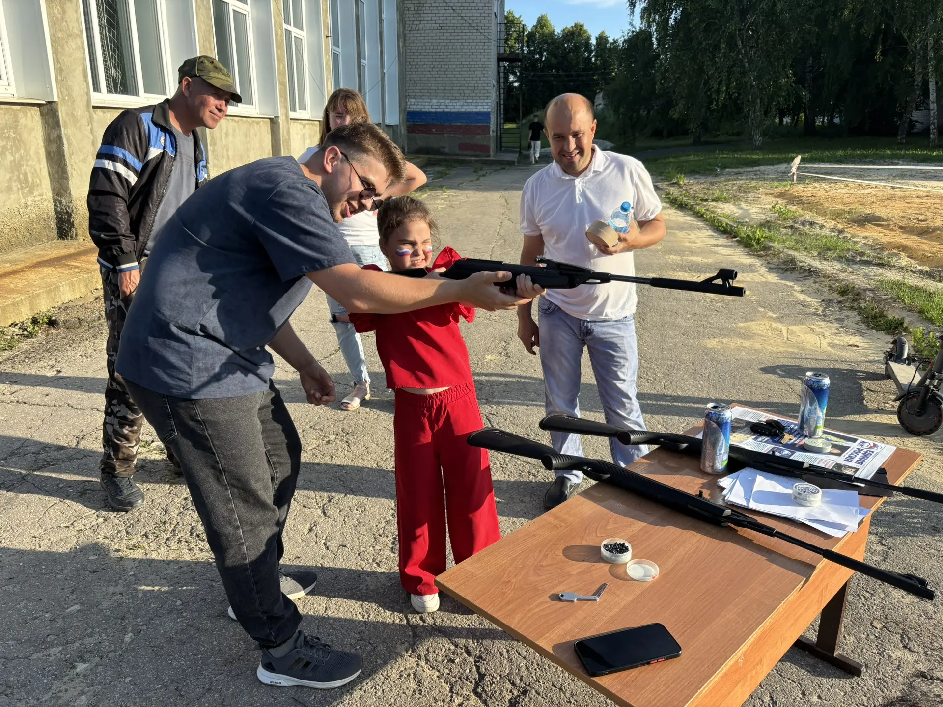 🔥 В День России — по мишеням!

12 июня на площадке организованной сотрудниками ДЮСШ прошла увлекате
