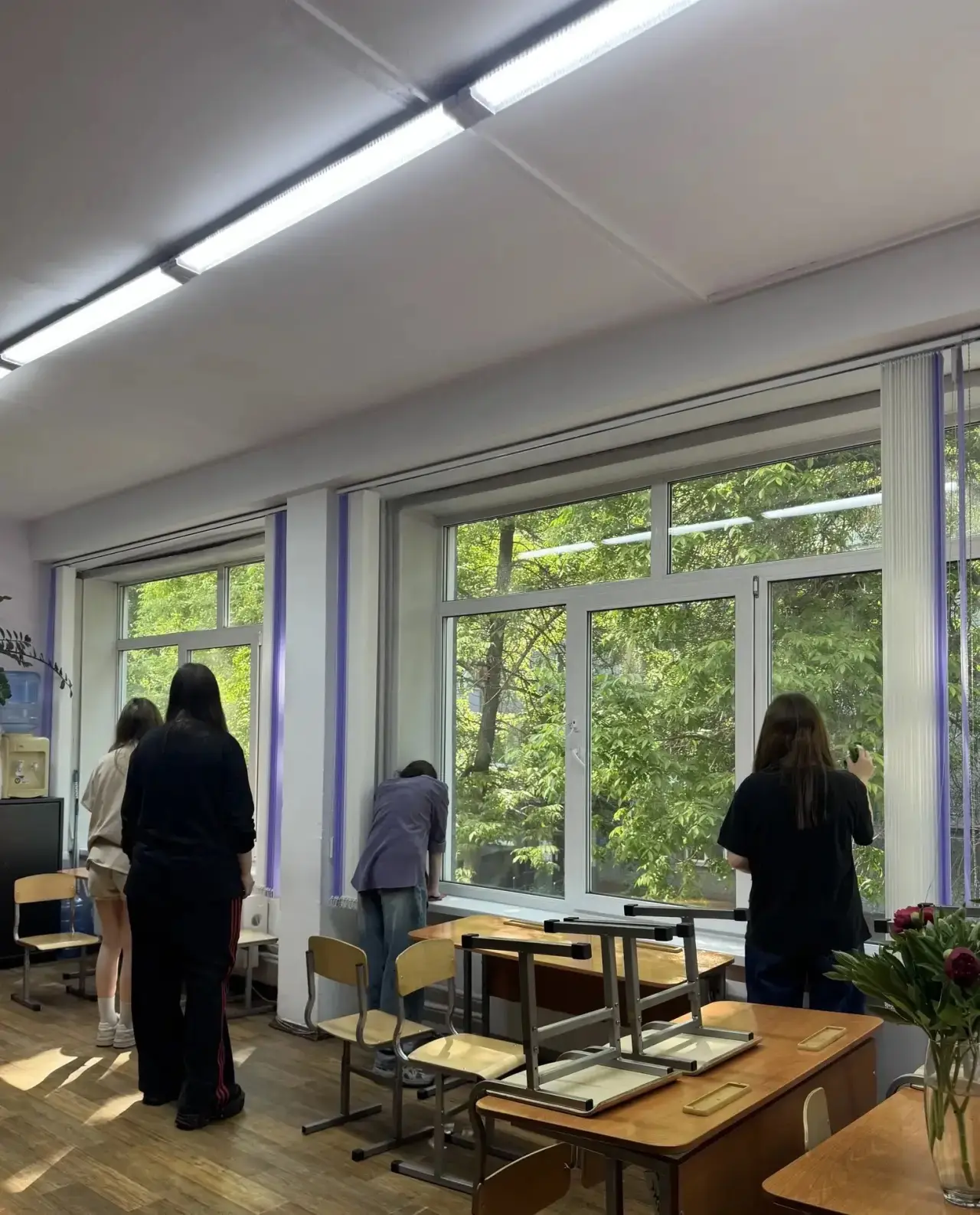 🌿 Полезное лето в лагере труда и отдыха!

Участники лагеря труда и отдыха нашей школы продолжают пр