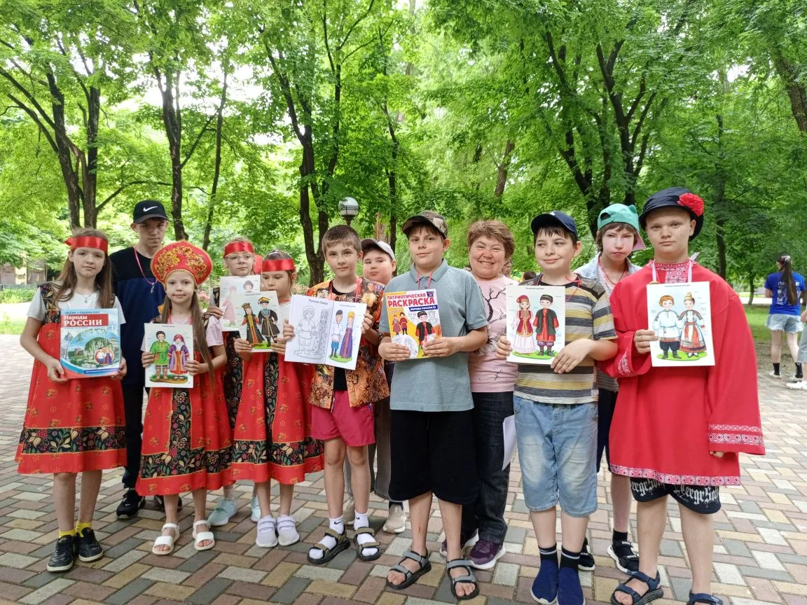 Летний лагерь "Радуга" отмечает День России: яркий праздник единства