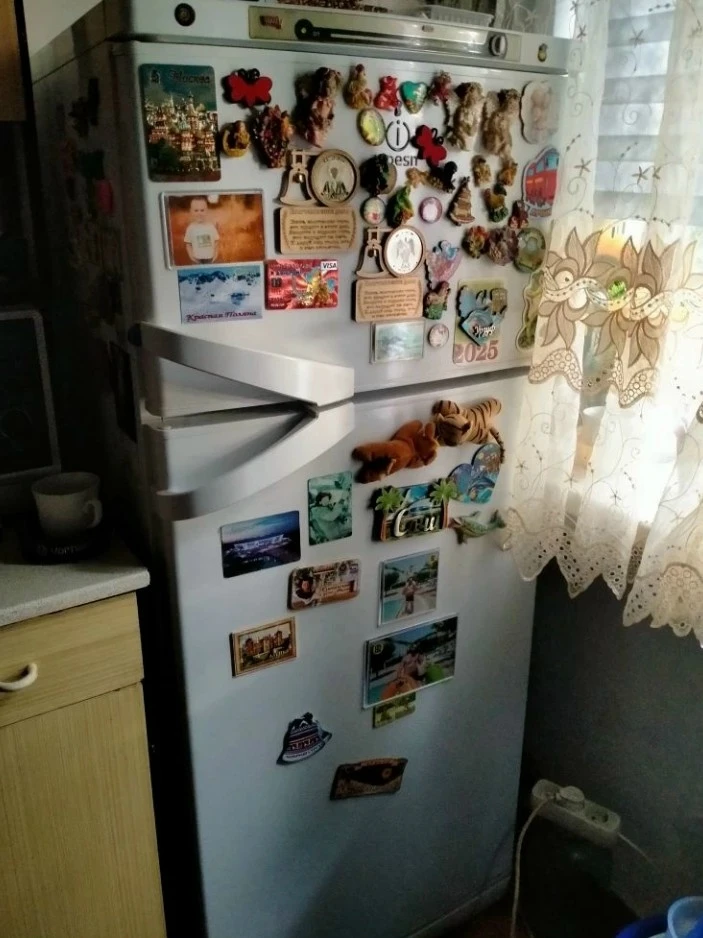 Продам холодильник Индезит, цена 15 тыс. руб., торг. Самовывоз Макеевка, Ханженково -Се...