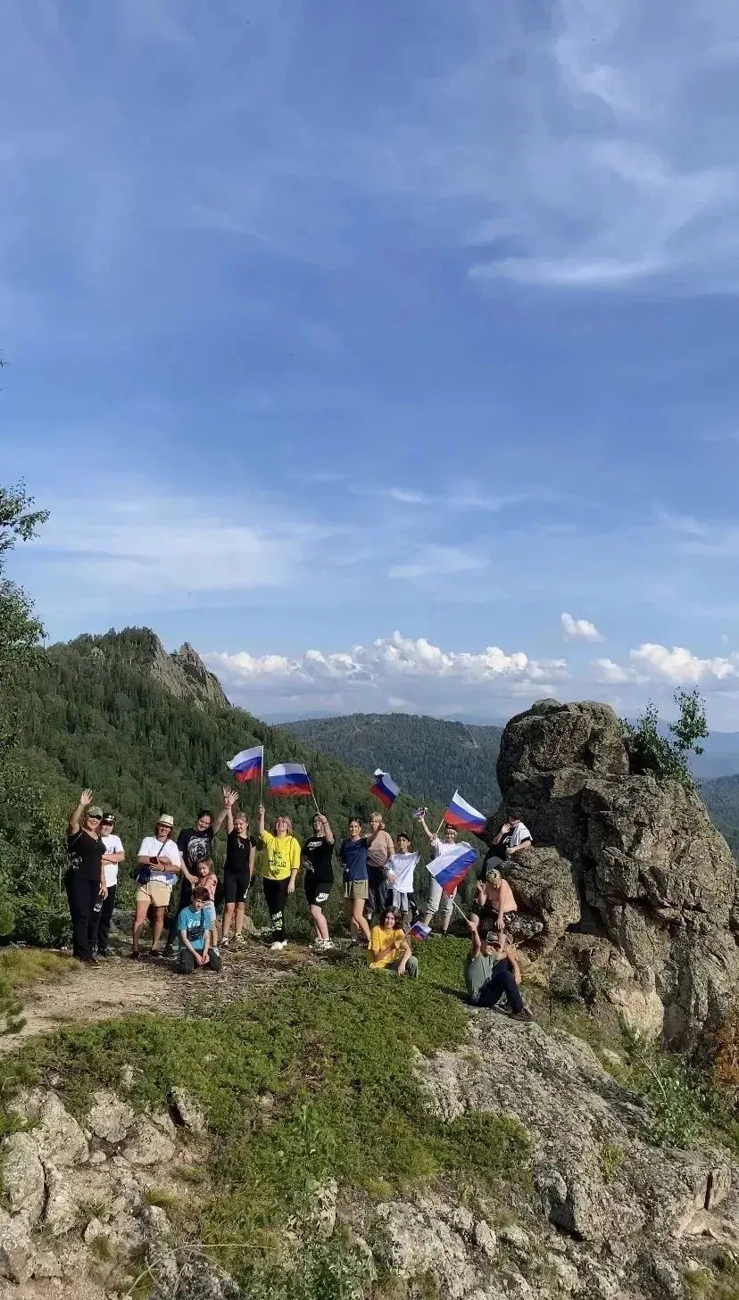 Патриотическая акция в честь государственного флага РФ пройдёт в рамках краевых туристс...