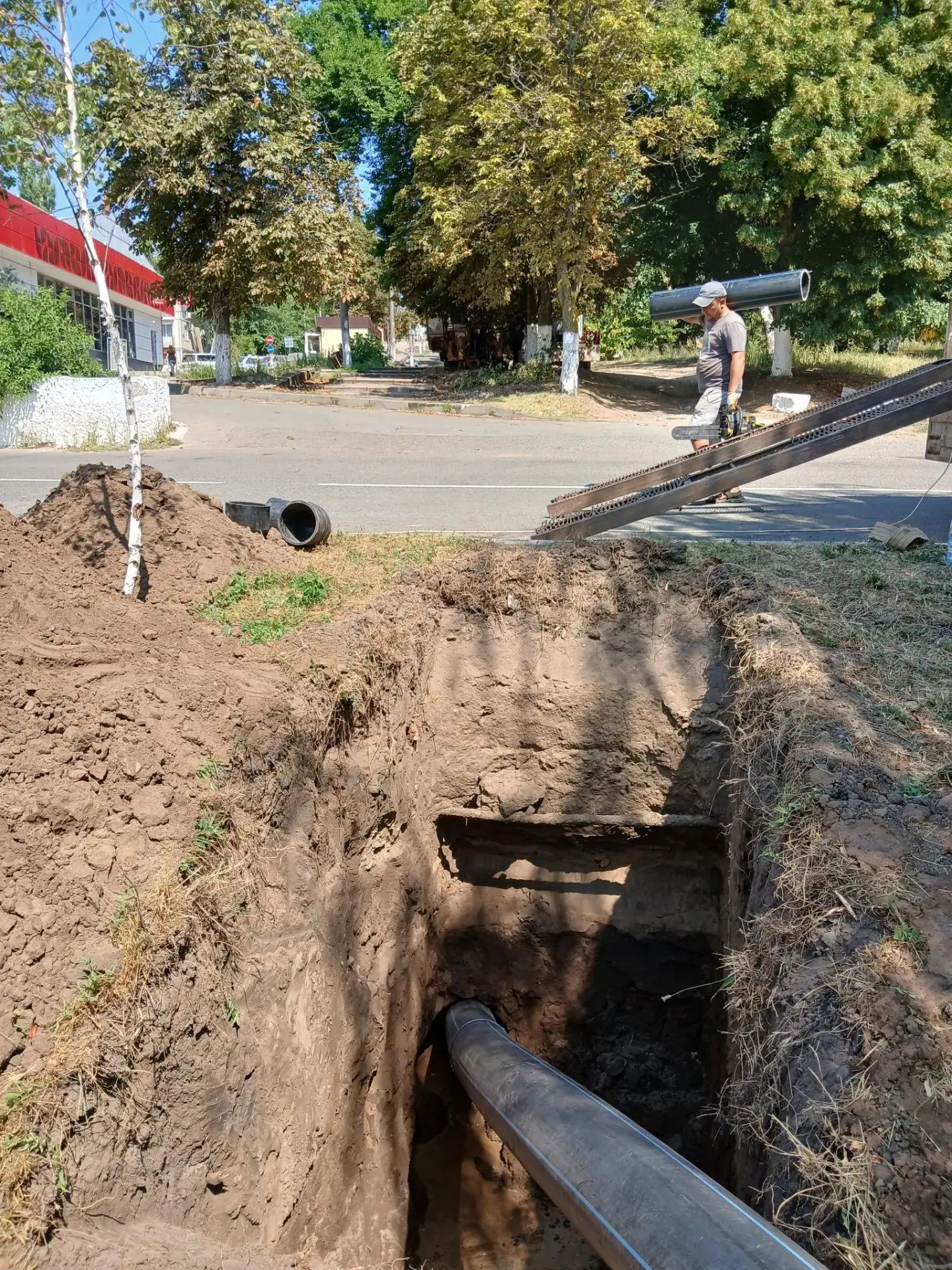 🚧 На улице Деповской завершен сложный этап ремонта коллектора