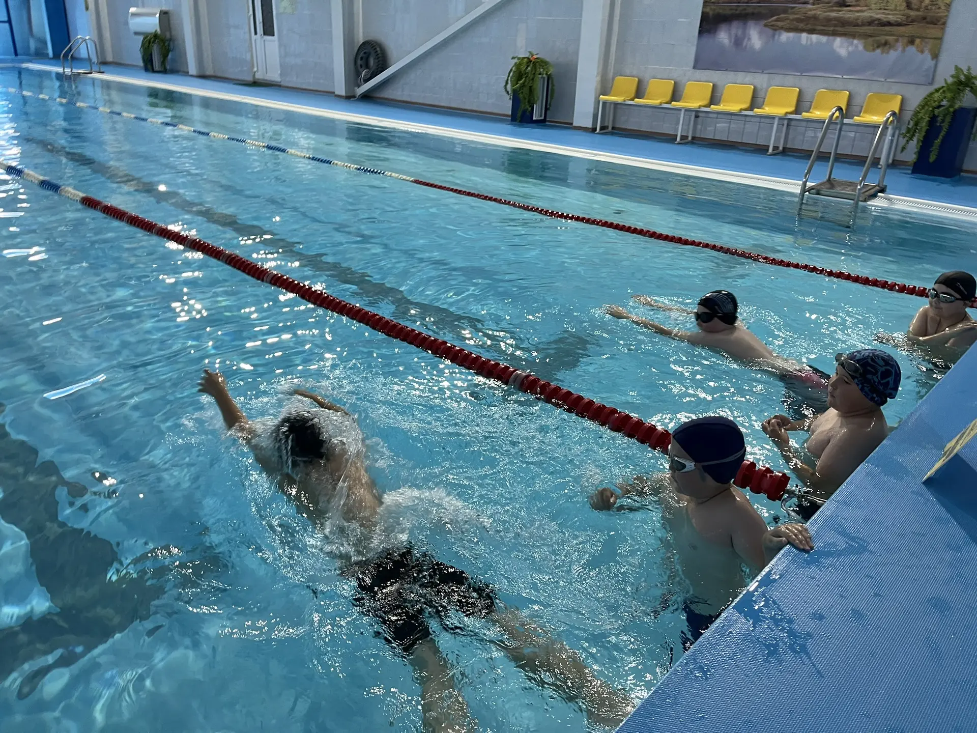 🏫Ученики 5 «Б» класса сегодня посетили бассейн ФСК «Импульс»🏊‍♂️