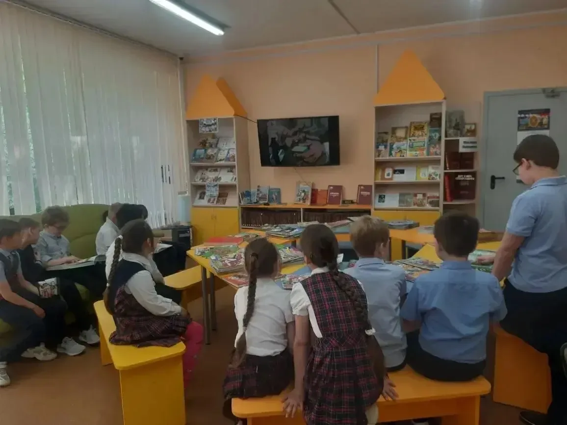 📚 Помним. Читаем. Гордимся. В преддверии Дня Победы в библиотеке корпуса №2 прошли мероприятия, посв
