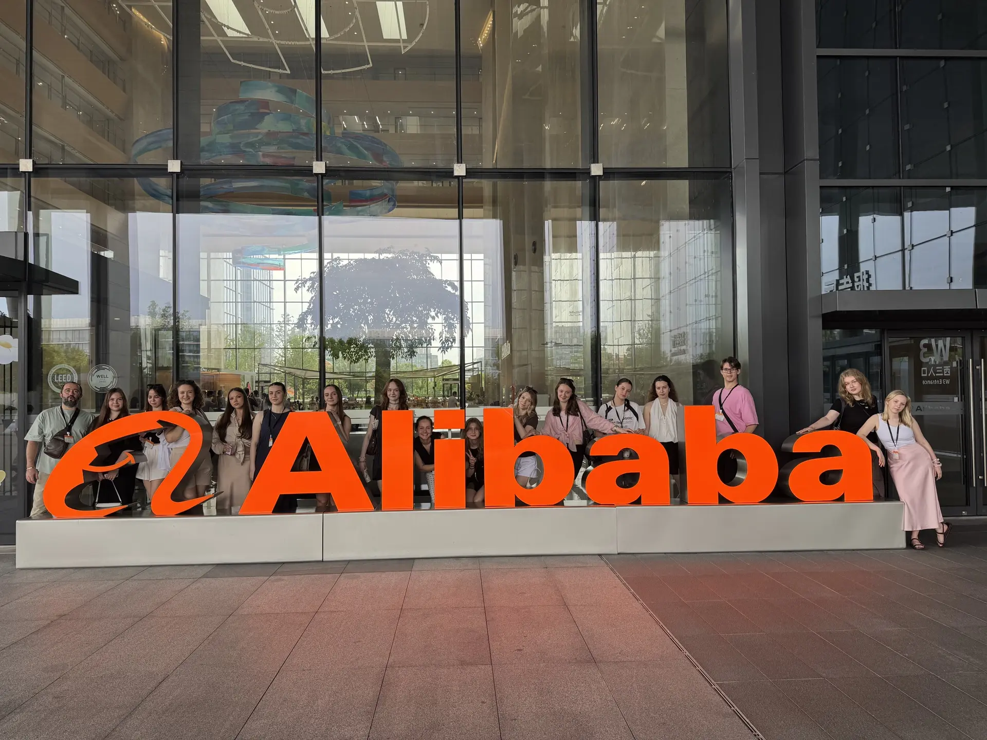 🇷🇺🇨🇳 День 4: Российский опыт в туризме, гостеприимстве и сервисе — и визит в Alibaba

12 июня дл