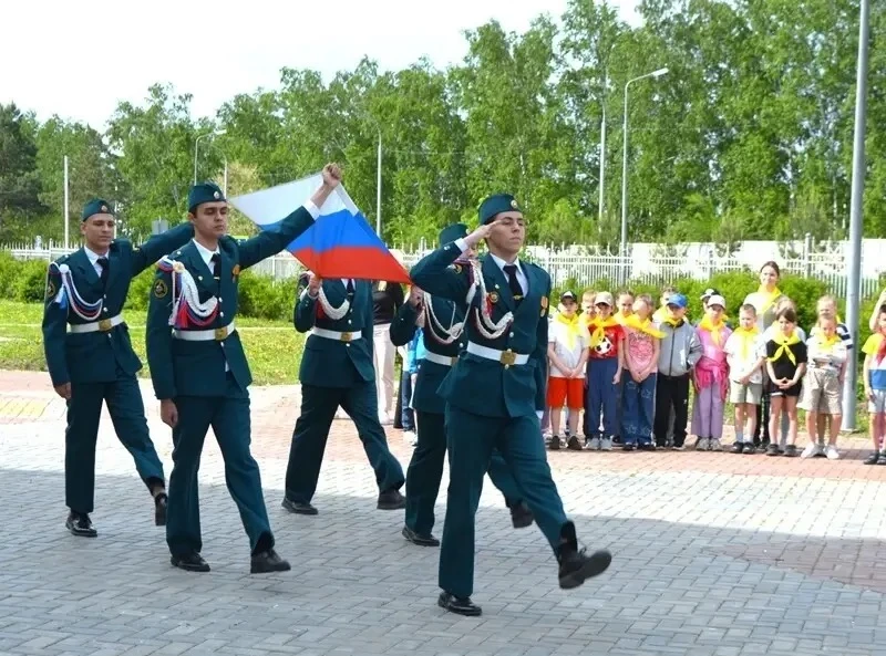 Курсанты ВПО "Поставец" 1 июня приняли участие в Торжественном открытии летней смены Городского оздо