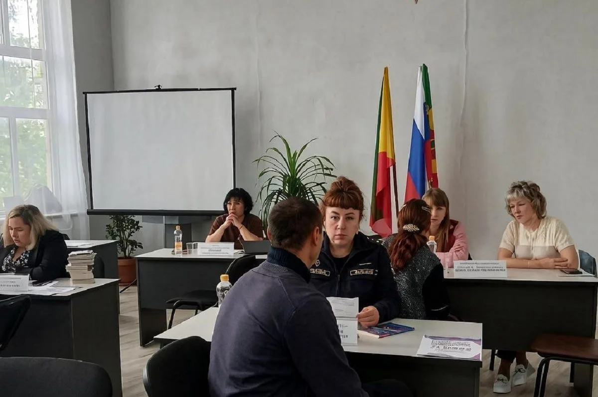 Судебные приставы проконсультировали балейцев в День юридической помощи

Сотрудники Балейского РОСП 