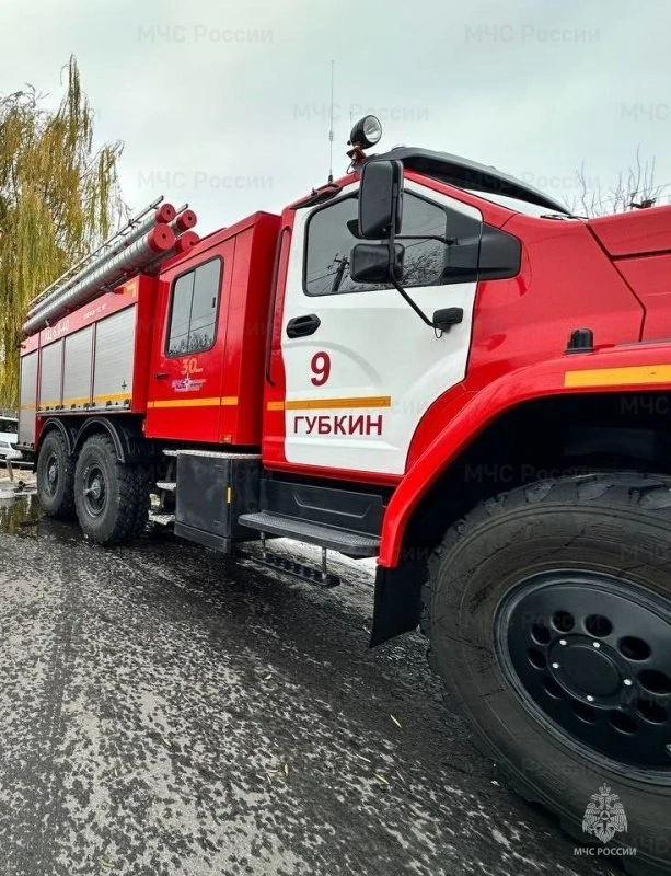 ❗️При пожаре в Губкине спасли 37-летнюю женщину  В пятиэтажном доме на улице Кирова загорелась двухк