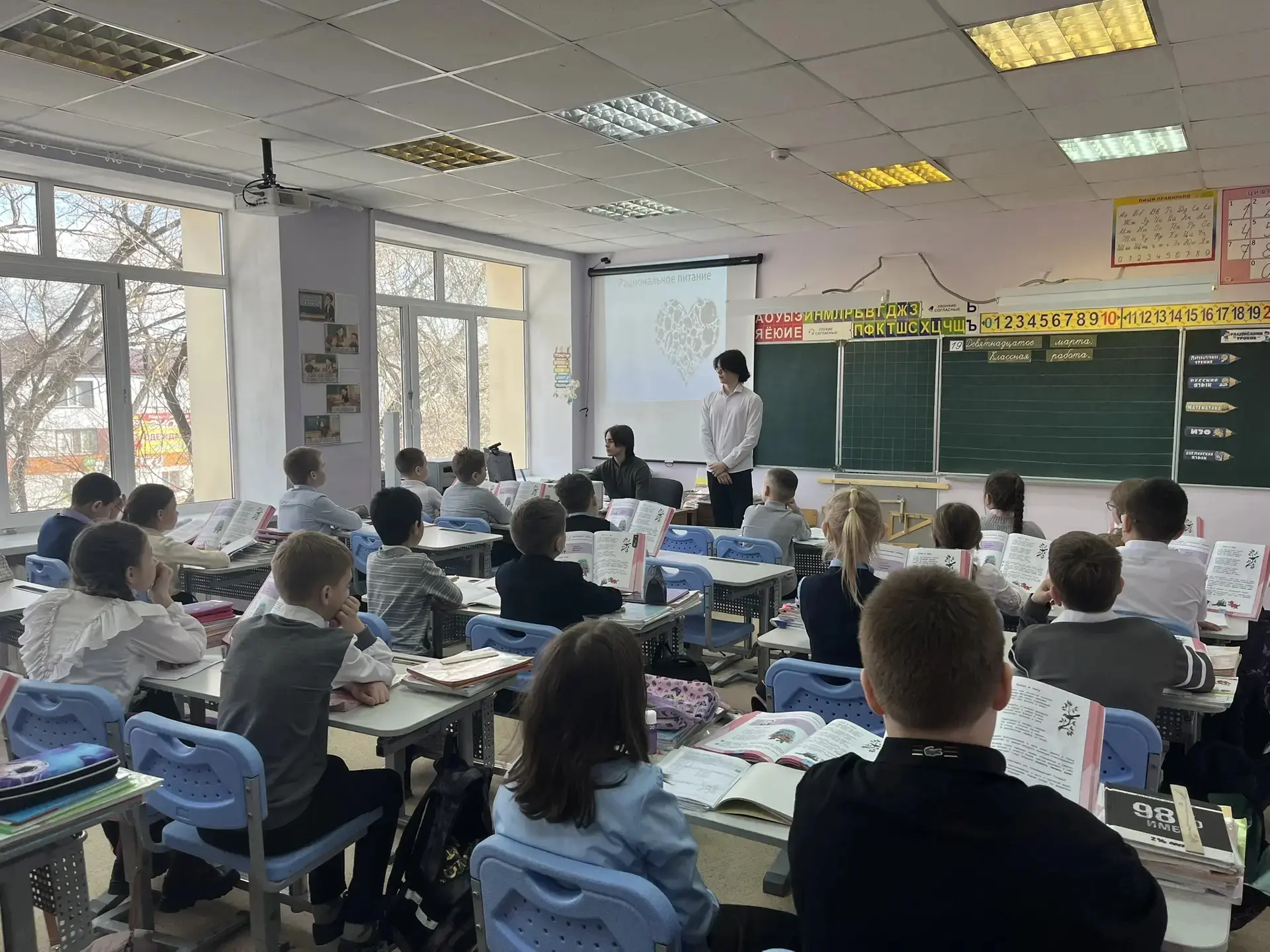 19 марта успешно состоялся "Марафон здоровья", во время которого обучающиеся 9ЕЖЗИКЛ и 10Д классов п