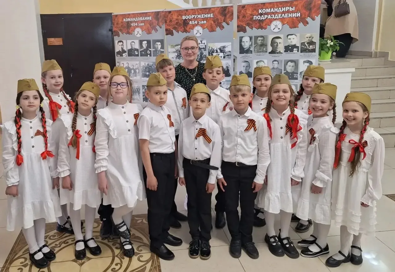 💬 Поддержим наших артистов!  🎼 Вчера наш вокальный коллектив начальной школы «АЛИЕНС» (рук. учитель 