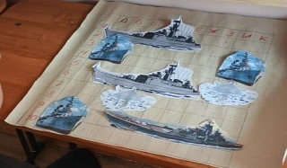 МОРСКОЙ БОЙ
Как «Морской бой» на ватманах объединил команды.   В эпоху виртуальной реальности, интер