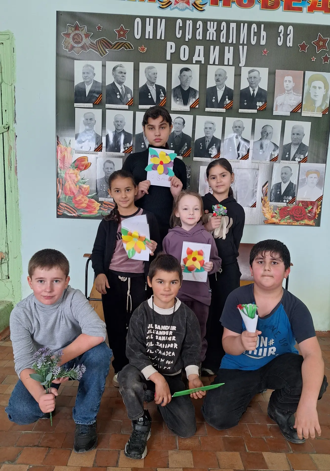 Это замечательная традиция — подготовка открыток своими рукамиведь такие подарки самые трогательные.