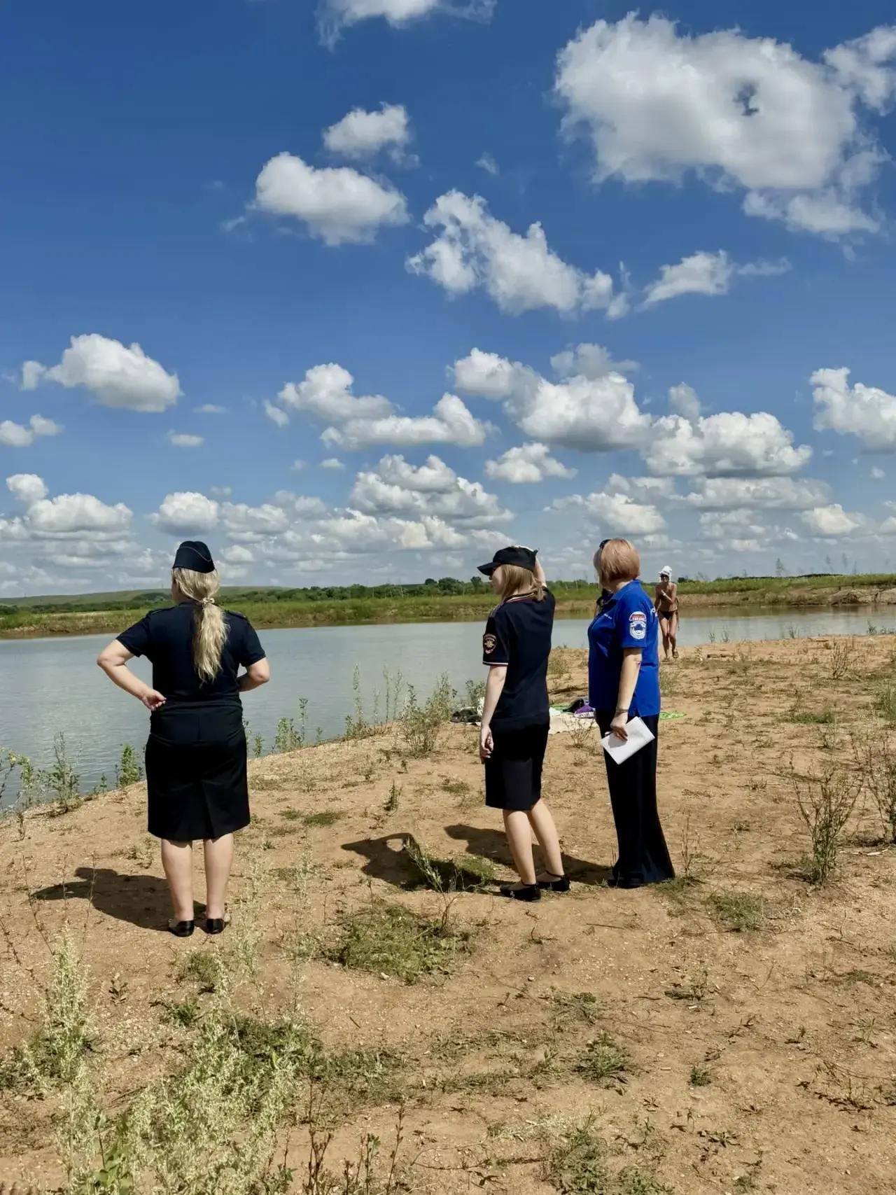 В целях недопущения травматизма и гибели людей на водных объектах инструктор противопожарной профила