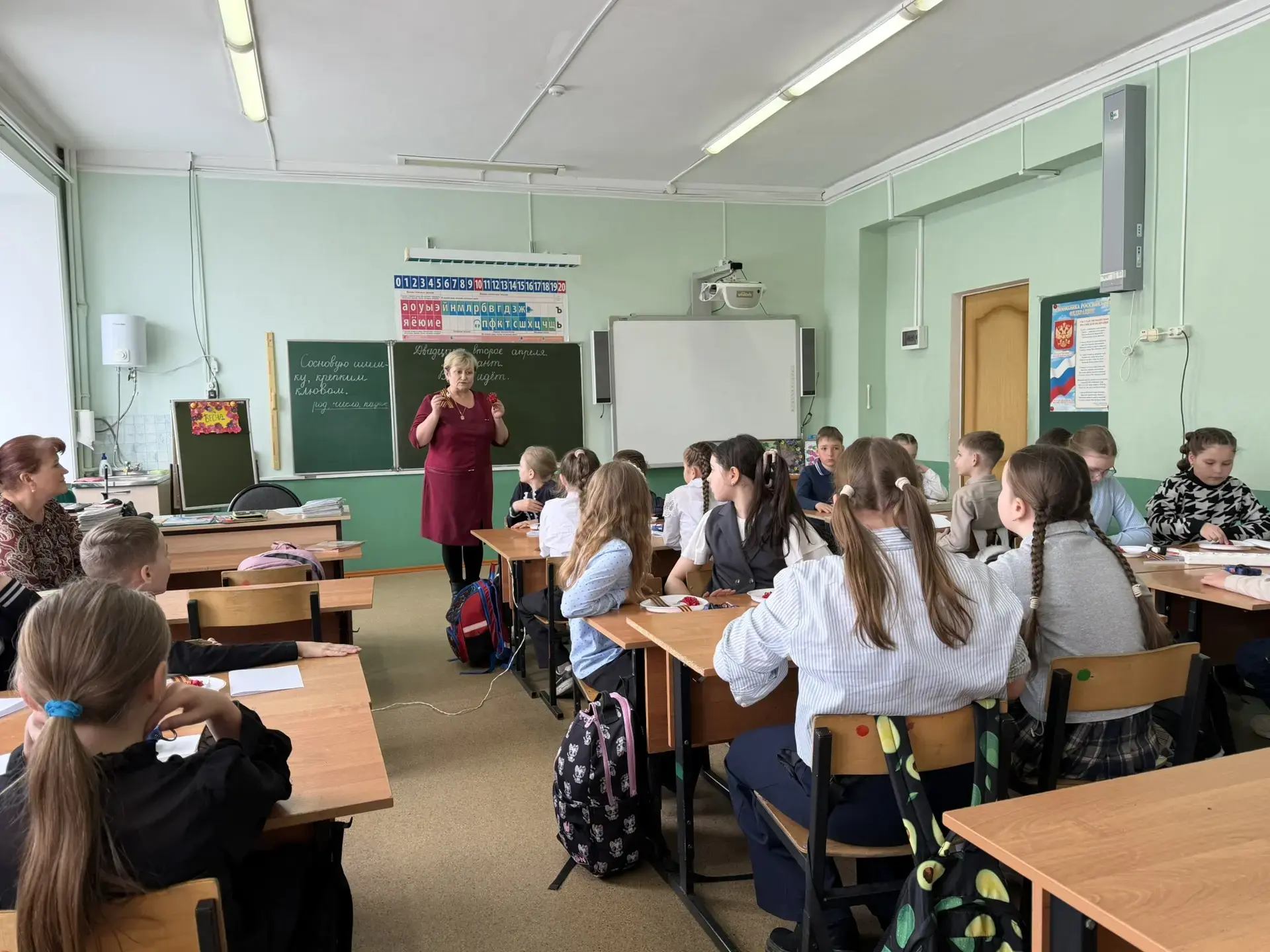 В рамках отчётной недели на базе  МОУ СОШ  N 1 с.Екатеринославка, в 3 "А" классе был пр...