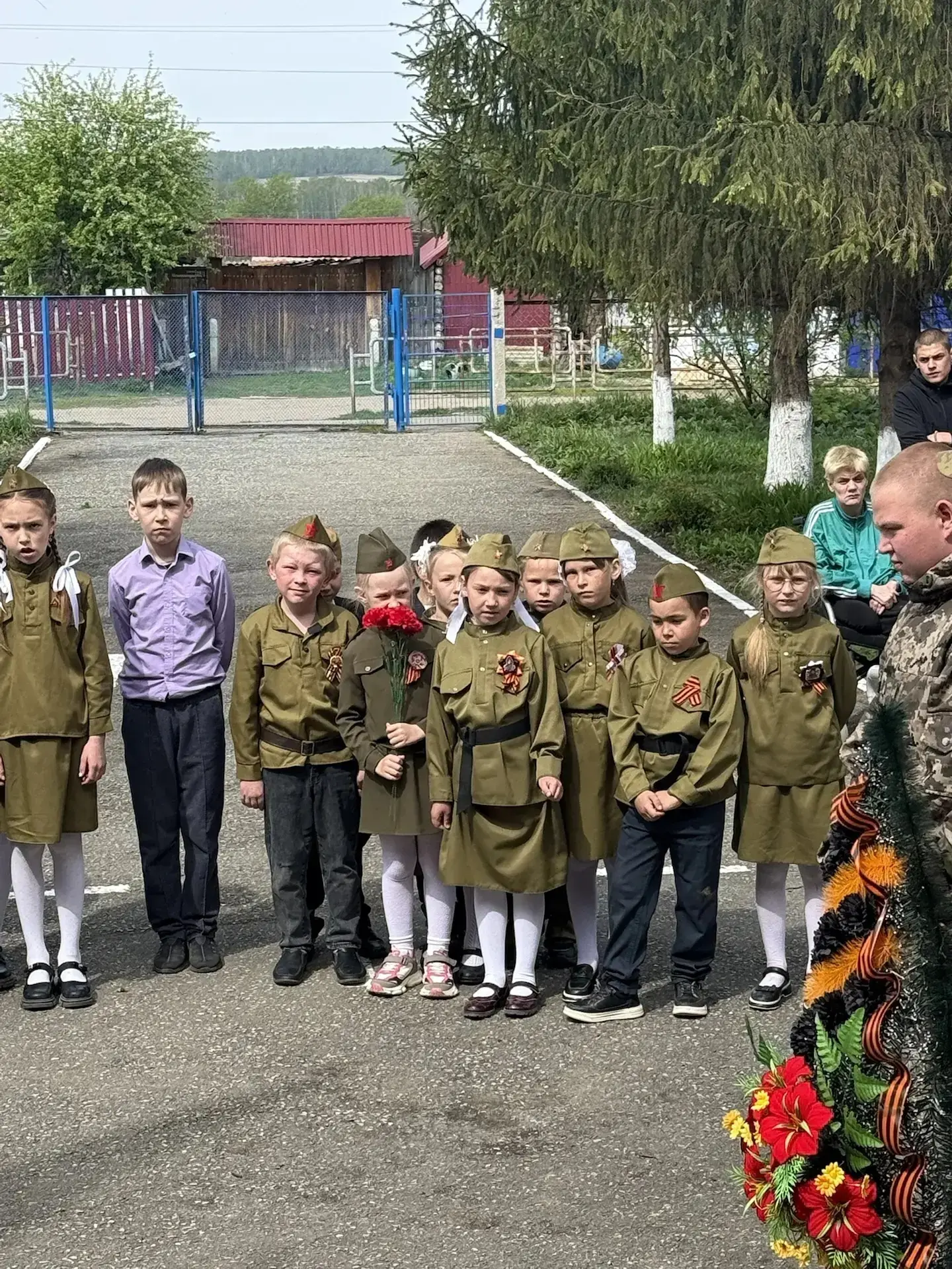Сегодня в нашей школе прошёл торжественный митинг, посвящённый Дню Победы в Великой Оте...