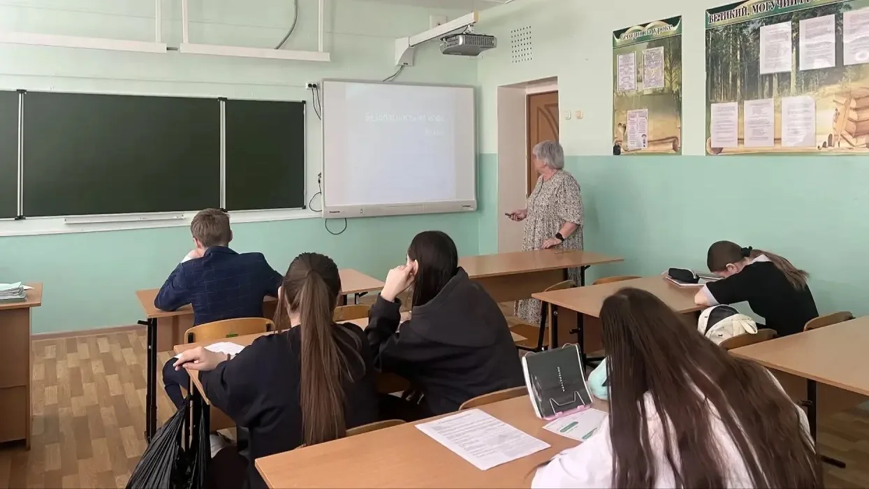 Минутки безопасности: напоминаем о правилах поведения на воде!