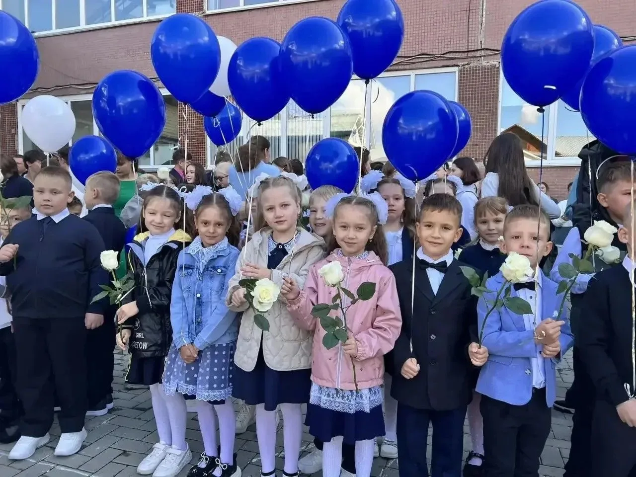 🇷🇺Прокурор г.Белокурихи Иван Меденцев принял участие в торжественной линейке МБОУ «Бе...