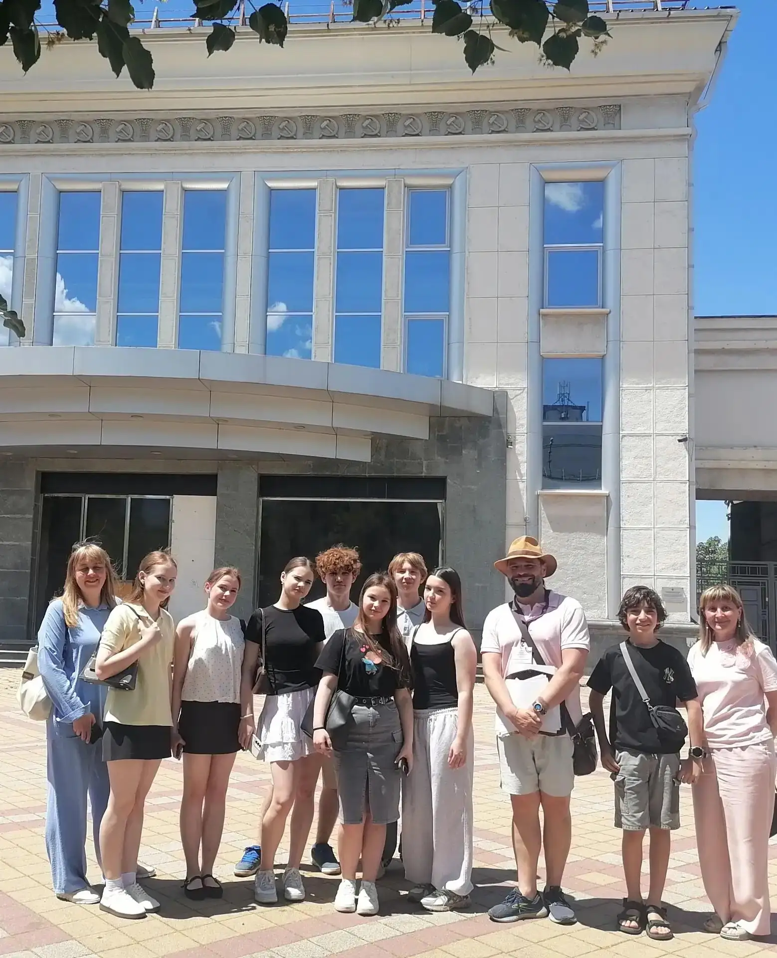 🏛️ Краснодар – город с душой и историей!

Самые любознательные ребята из 10 Б и 5 Г классов в рамка