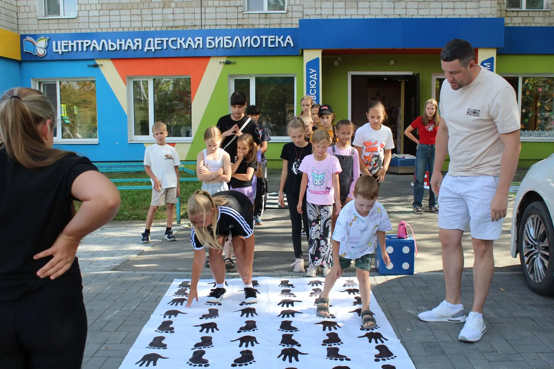 ☀️ Лето, движение и отличная компания в Библиодворике! ❤️В Центральной детской библиоте...