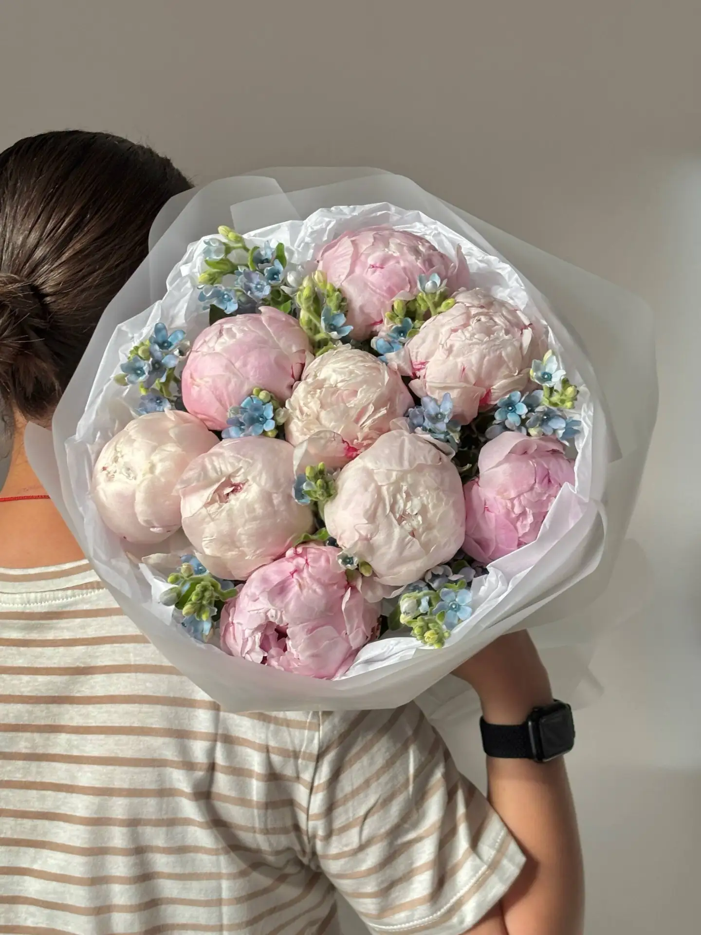 С любовью 🤍

Осталось только написать нам 💌
и оформить доставку


Доставку цветов Вы можете оформи