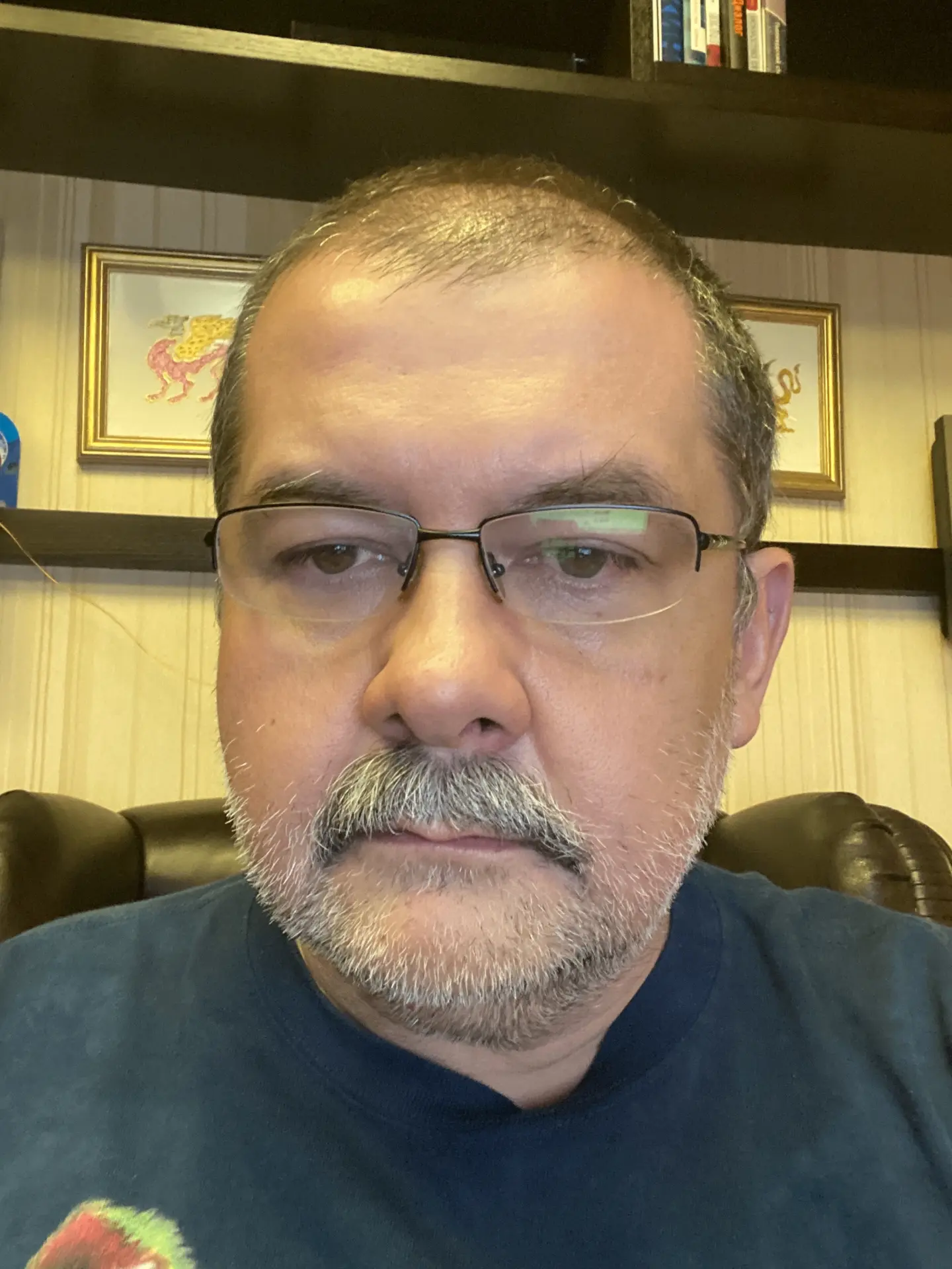 Автор «Дозоров» Сергей Лукьяненко сегодня в Перми

Лукьяненко приехал в Пермь на премьеру спектакля 