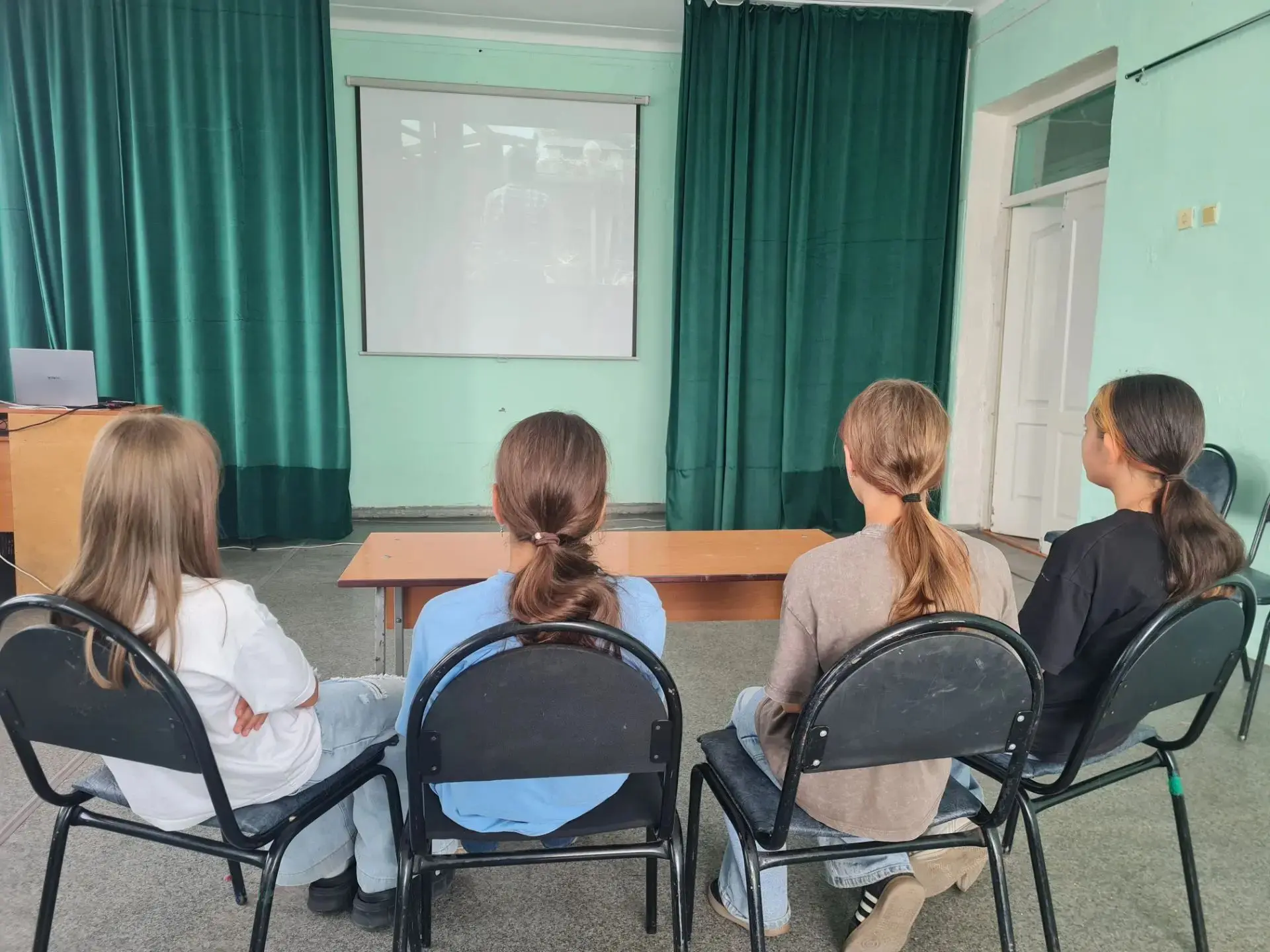 📽️ Когда сердце говорит громче слов!

Сегодня в досуговом центре «Радужный мир» (школа №18) мы посм