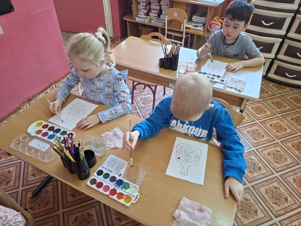 Дошкольное отделение: детский сад " Осинка", согласно программе "Родники добра", в старшей группе "М