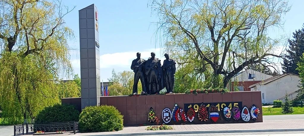 Памятные места в посёлке Каменка