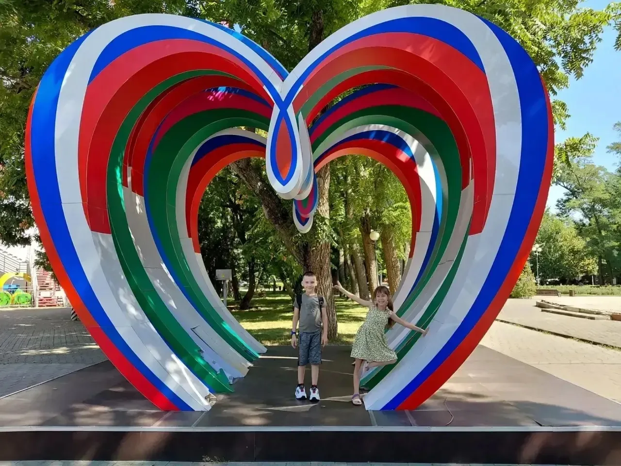 🇷🇺Обучающиеся нашей школы с гордостью принимают участие во всероссийской патриотическ...