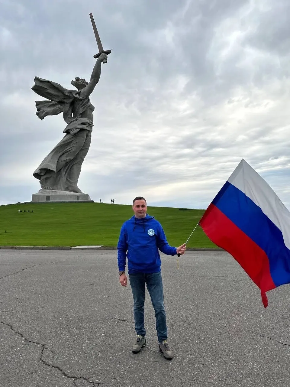 Дорогие друзья! Поздравляю вас с Днём России! 🇷🇺🎊 С праздником, который объединяет нас всех, напо