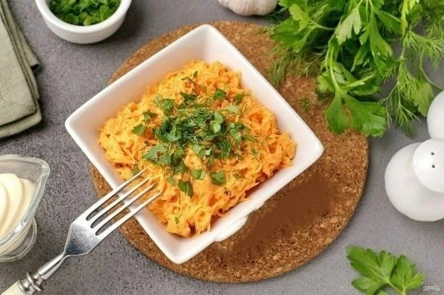 МОРКОВНЫЙ САЛАТ С ЧЕСНОКОМ