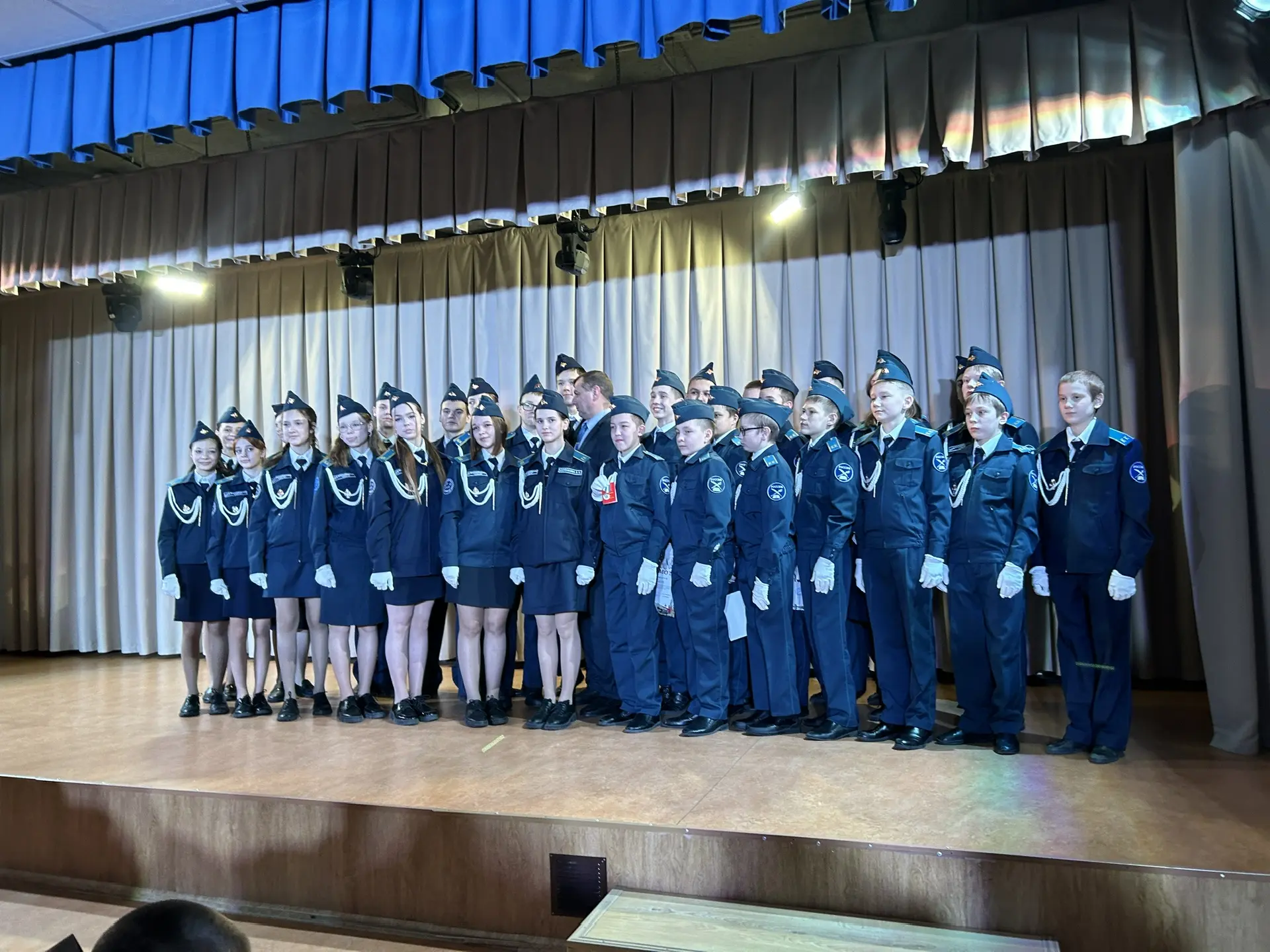 🎉 Торжественное награждение кадетов нашей школы!   Недавно в нашей школе прошло значимое и волнующее