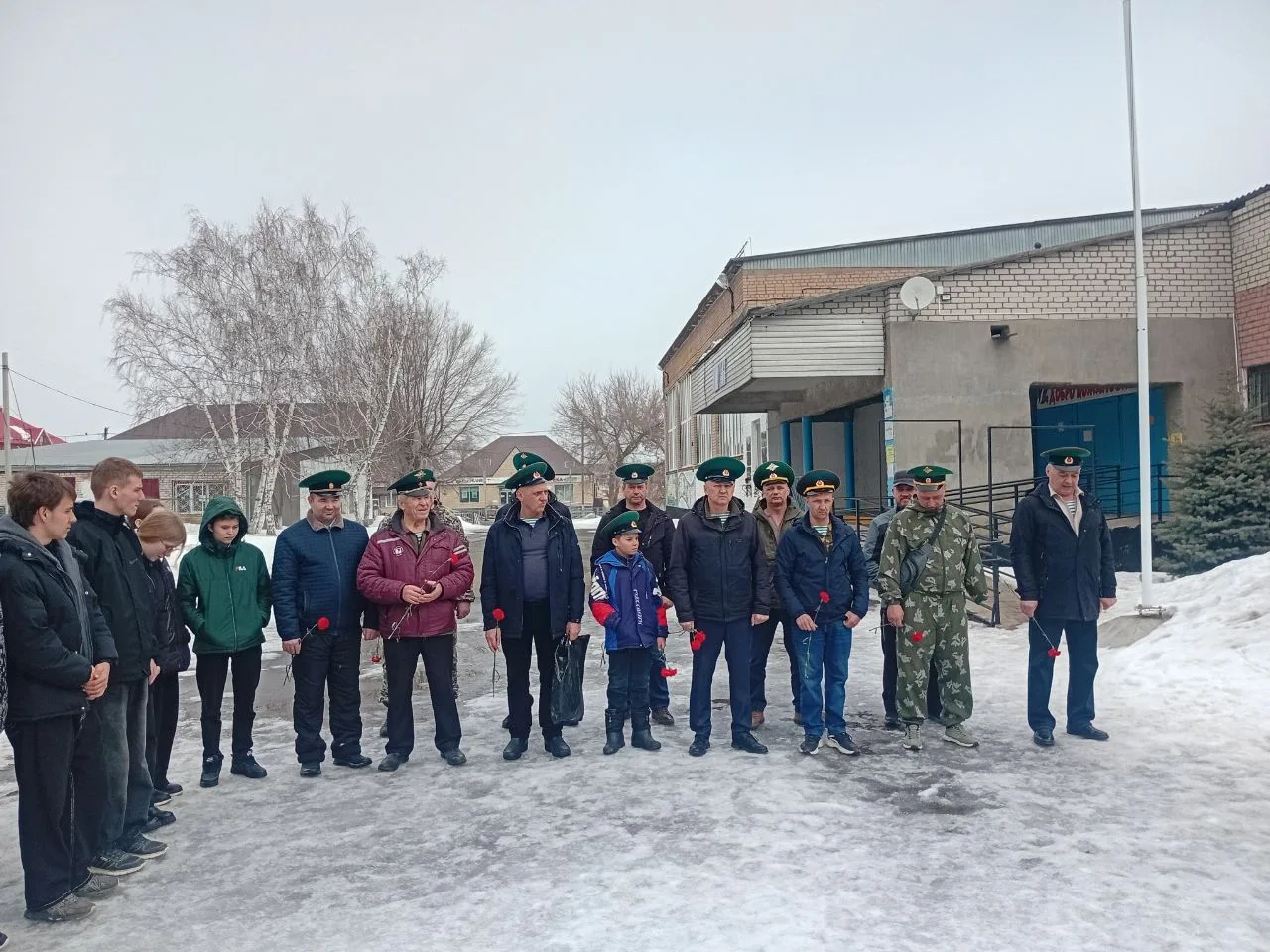 Сегодня в школе №4 города Сорочинска, носящей имя героя-пограничника Александра Сидоровнина, состоял