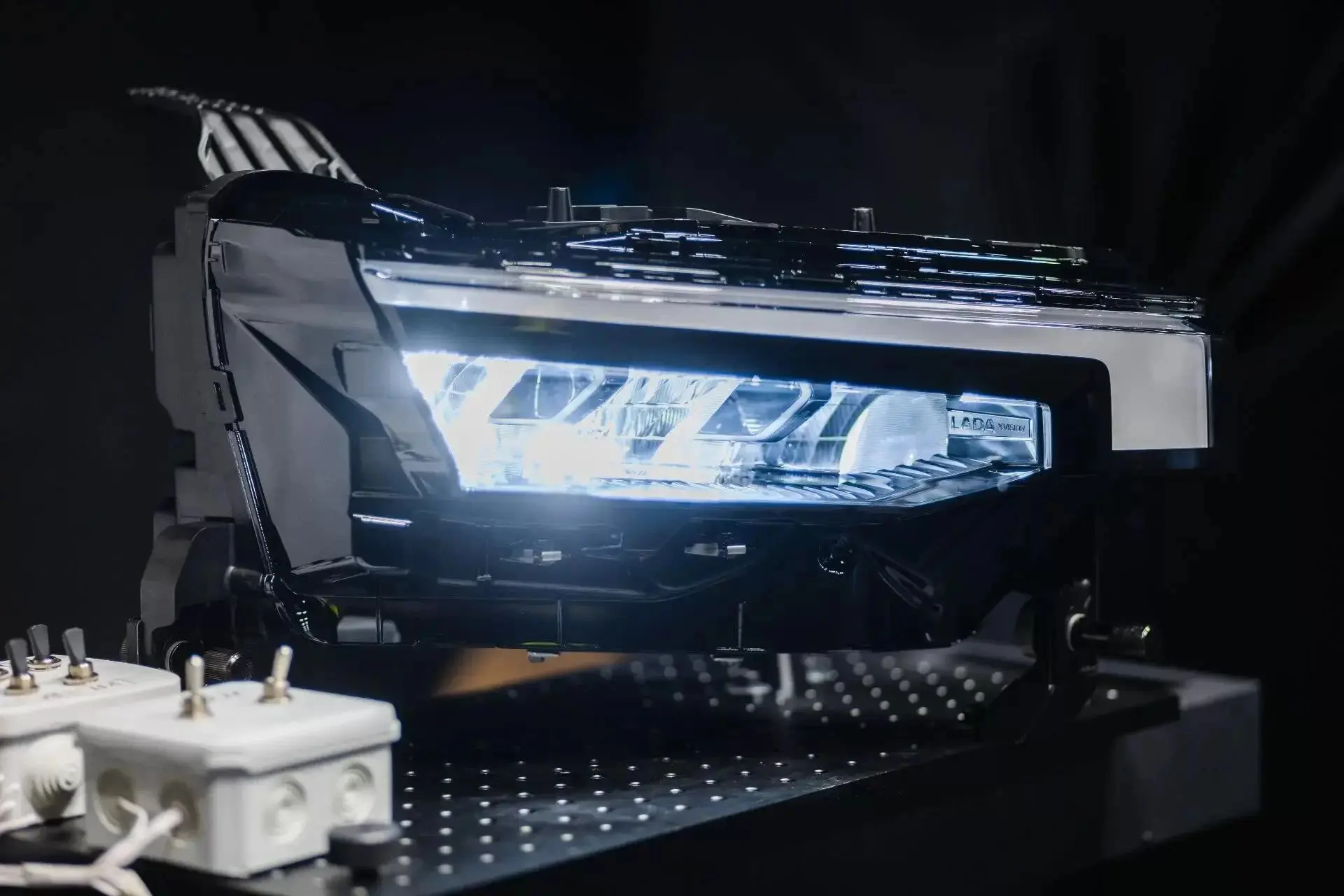 В Тольятти открыли новое производство компонентов для кроссовера Lada Azimut. Компания ...