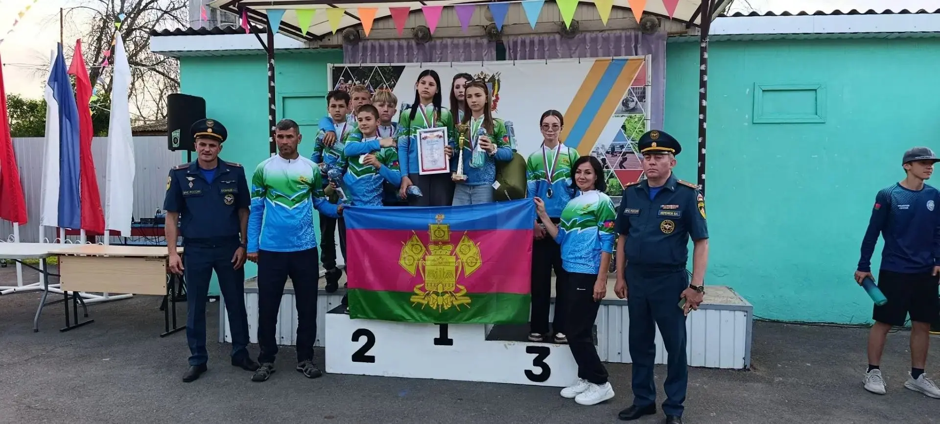 Межрегиональные соревнования "Школа Безопасности"

В Ростовской области в Семикаракорском районе дет