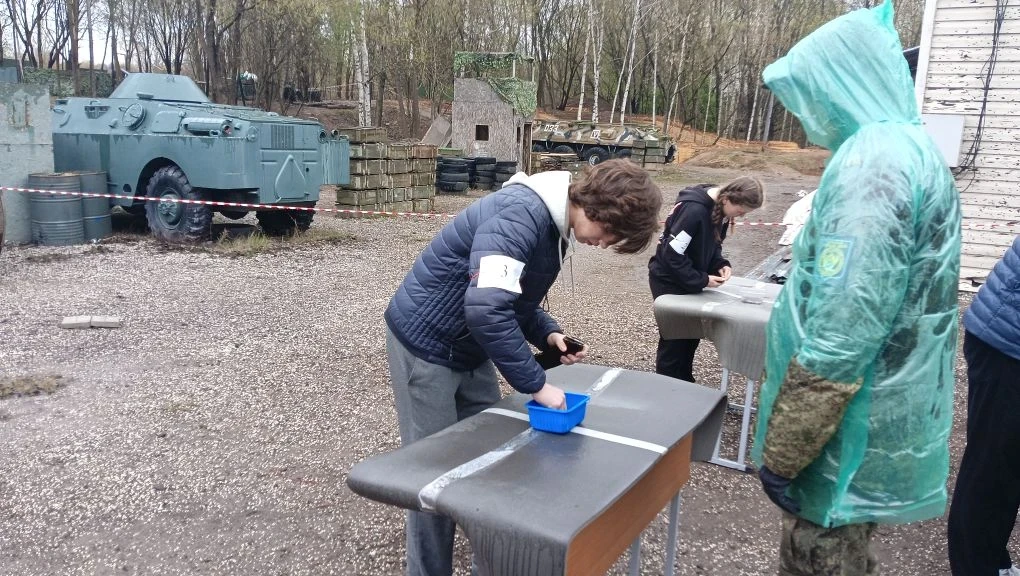 Дисциплина - корень успеха! 🌟  Наш школьный военно‑патриотический клуб «Наследие» принял участие в с