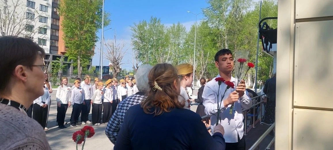 Два имени, два героя, два подвига: память навсегда  8 мая, в канун Дня Победы, в школе № 9 состоялос