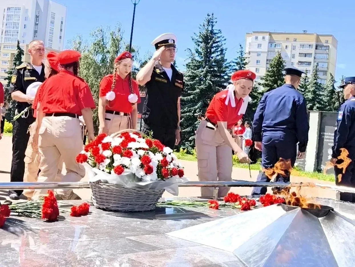 На площади Славы состоялся митинг, посвященный Дню памяти и скорби 🕯

Представители совета ветерано
