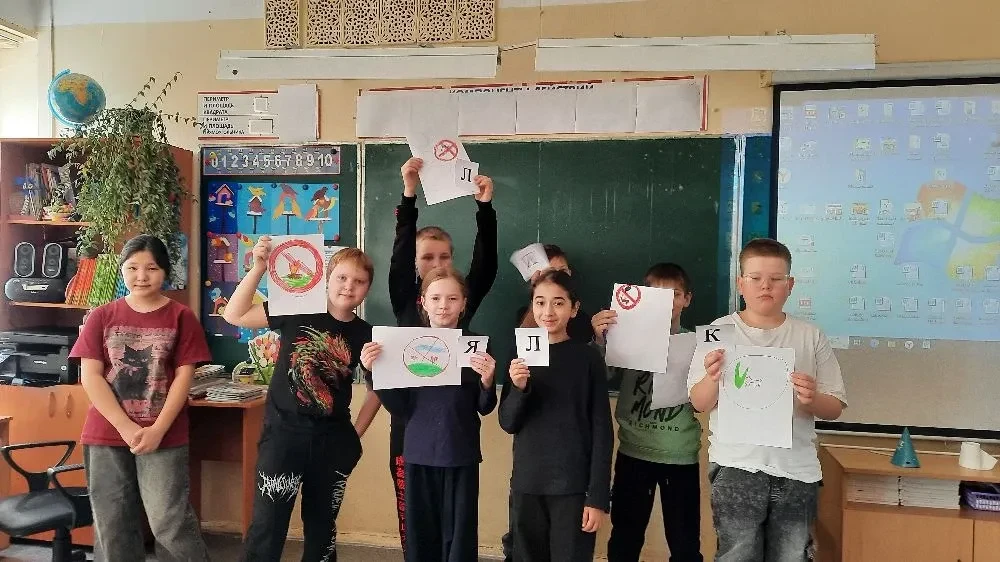Ученики 4‑А и 4‑Б классов приняли участие в увлекательном квесте «Удивительный мир природы».🦜 Меропр