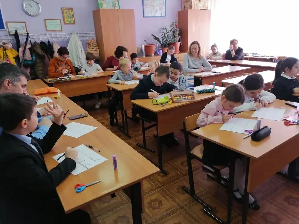 🇨🇳✨ Китайская грамота в 1 классах — ярко, интересно и с вдохновением!  В первых классах прошёл увлек
