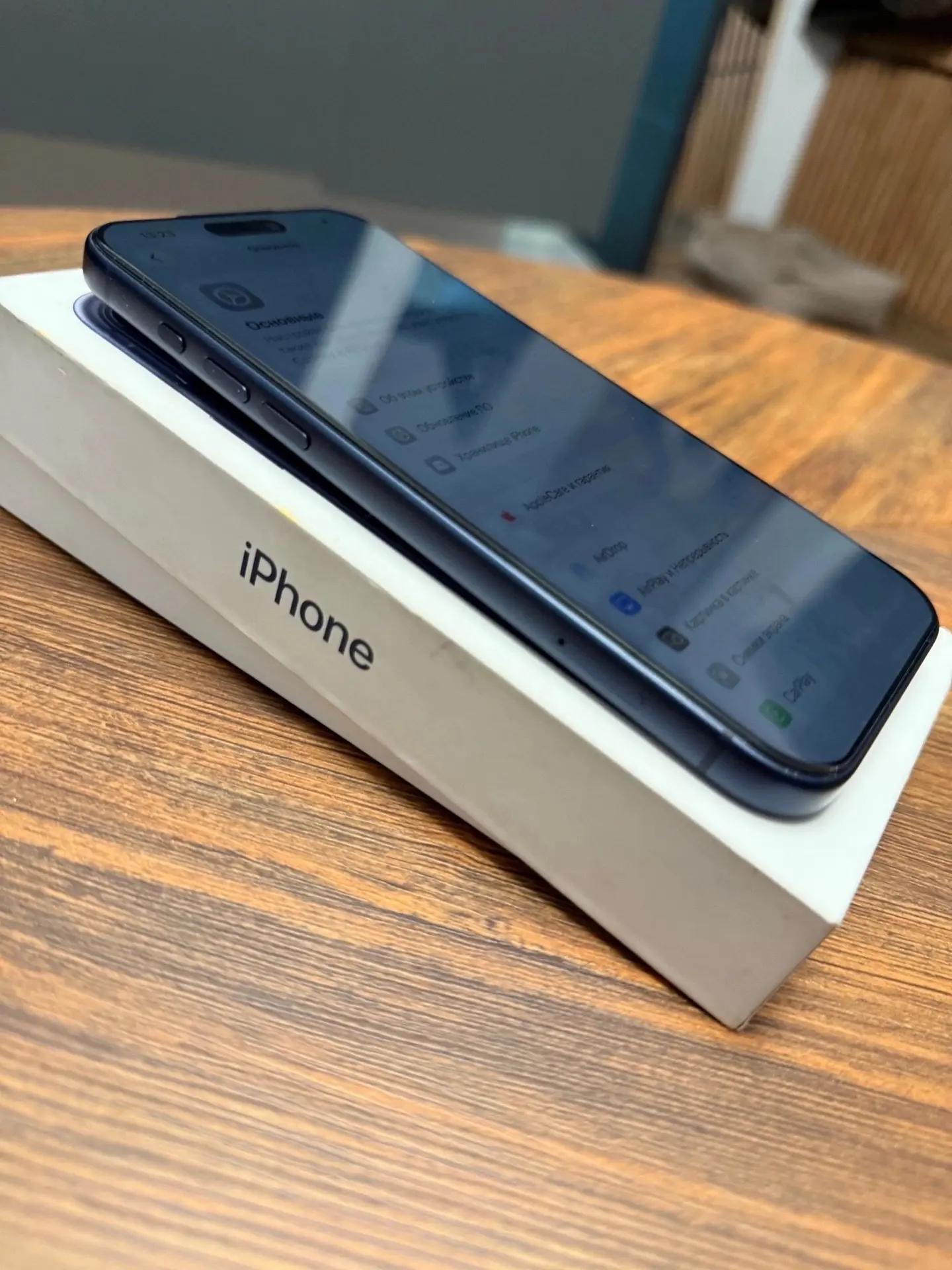 Продам iPhone 17 Pro Max на 1 ТБ.