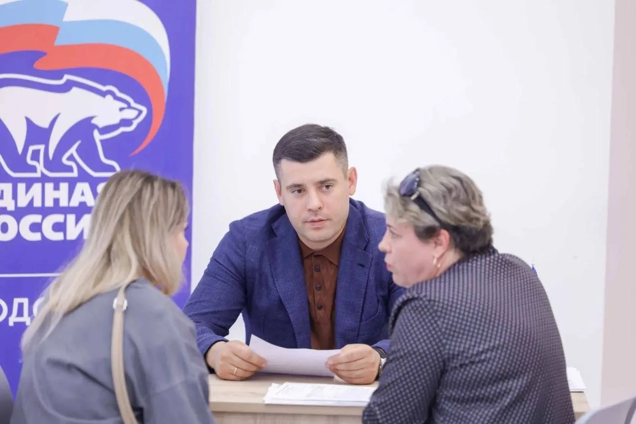 Провел выездную администрацию в Южном микрорайоне. Вместе с коллегами ответил на вопросы жителей о б
