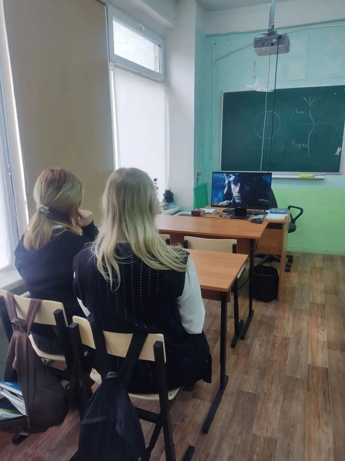 🇷🇺В понедельник, 5 октября, учебный день в МКОУ "Первомайский ЦО" традиционно начался...