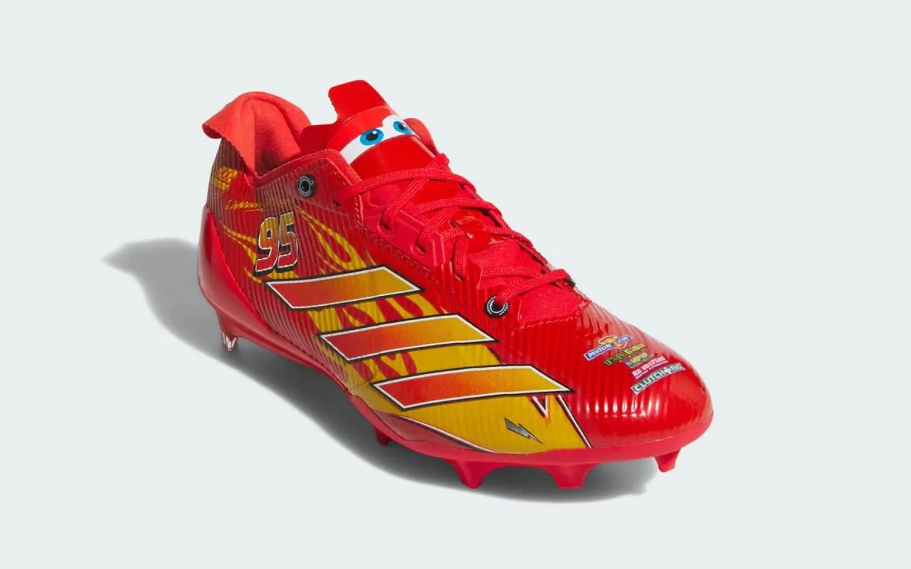 😋 Adidas отметили 20‑летие «Тачек» лимитированной парой бутс. Две модели: красная под ...