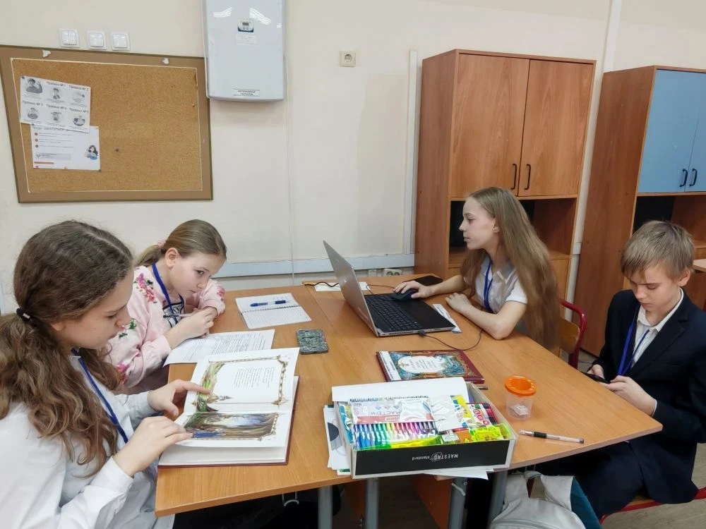 Настольная игра - не только развлечение!   Настольную игру "Там, на неведомых дорожках…" по сказкам 