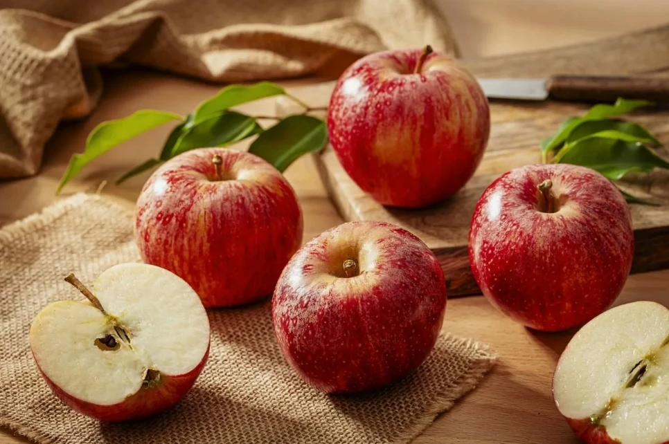 🍏 10 неприхотливых сортов яблок для сада