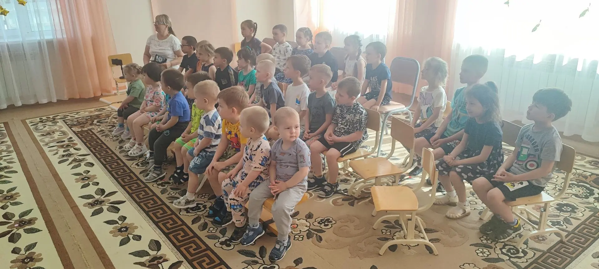 🎈В честь Международного дня защиты детей к нашим воспитанникам приехал замечательный театр «Аленьки