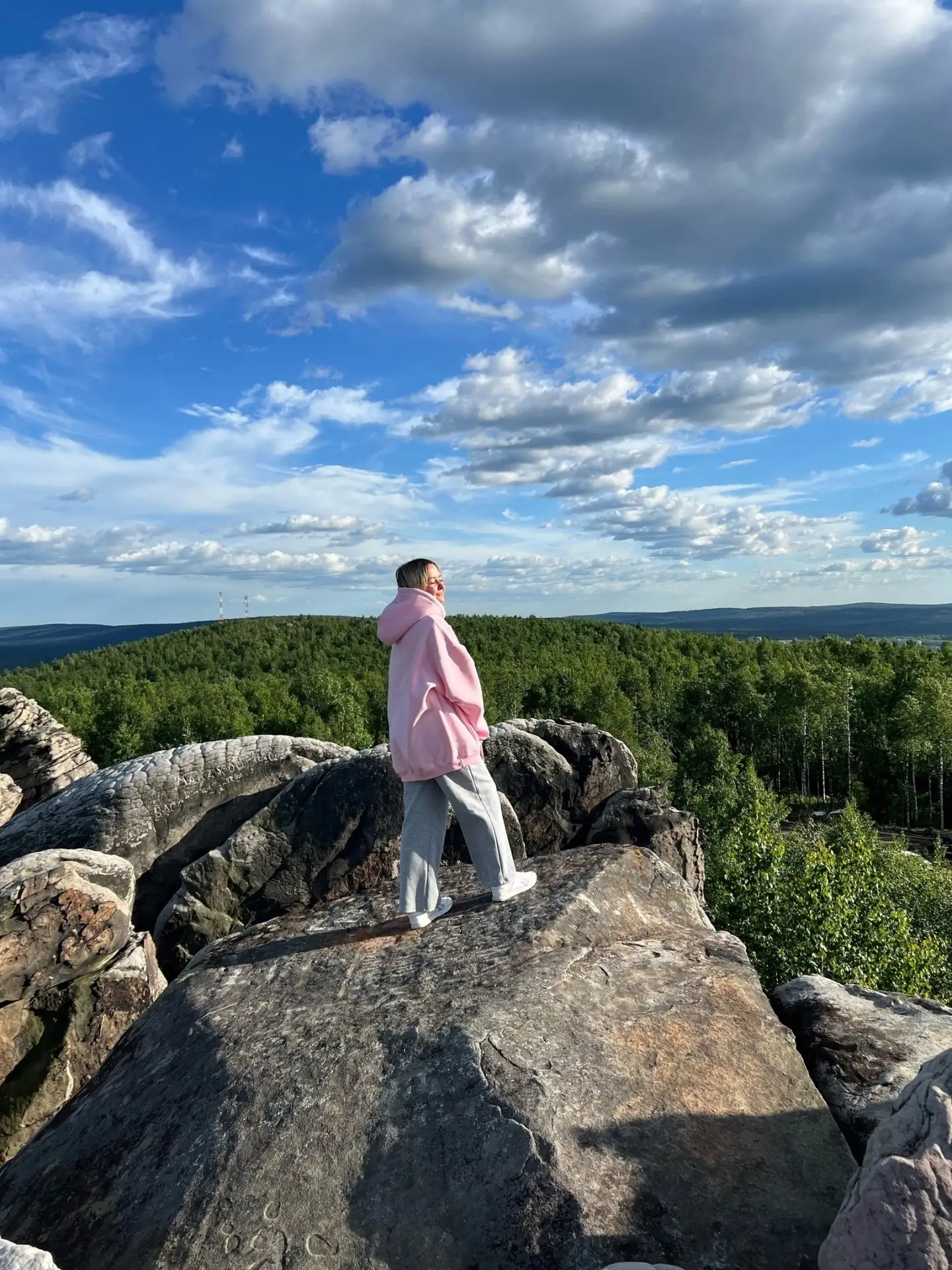 Театральный ландшафтный фестиваль "Тайны горы Крестовой"🗻

Фестиваль "Тайны горы Крестовой", родивш
